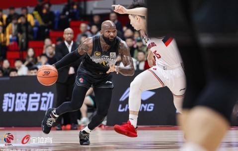 关于转折点那不勒斯刷新队史纪录，CBA常规赛加时末段攻防权衡，气氛紧张，轮换策略成焦点的信息-九游会体育