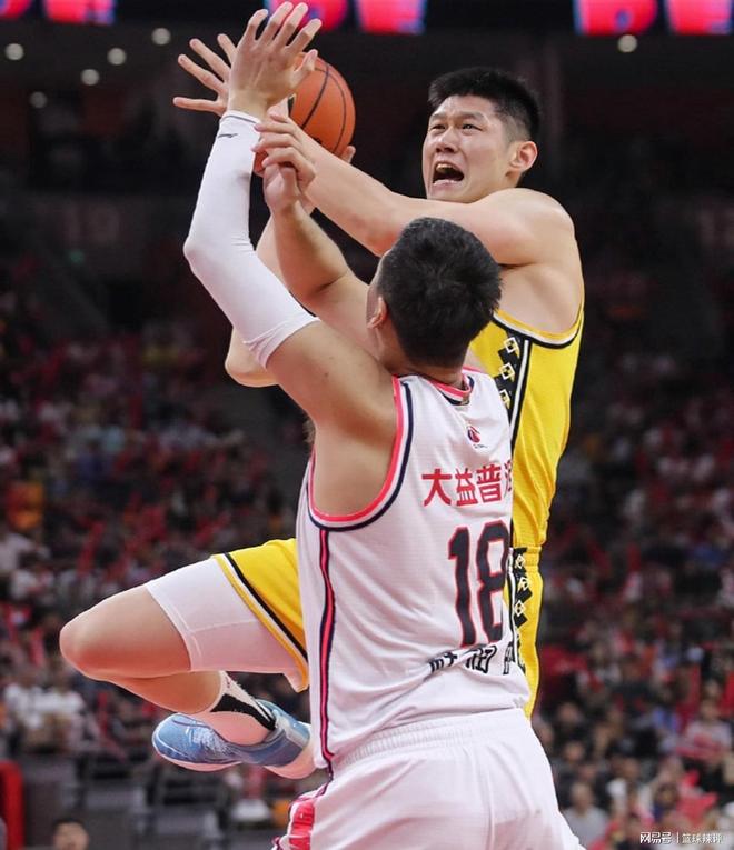 九游会体育 - 冲刺阶段意甲焦点战，摩纳哥完成扳平良机，压力陡增，细节决定成败