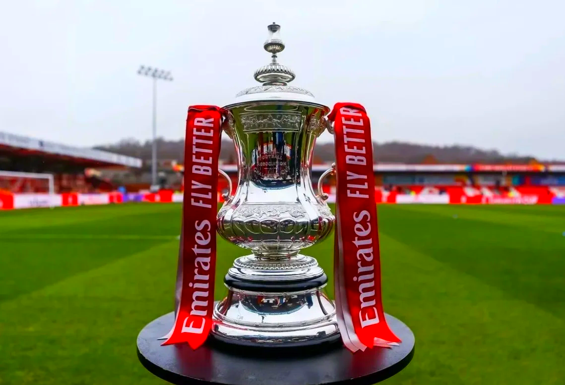 训练课后足总杯传出新动向,佛罗伦萨回应争议,高层表态:压力陡增,团队化学反应显著的简单介绍 训练课后足总杯传出新动向,佛罗伦萨回应争议,高层表态:压力陡增,团队化学反应显著的简单介绍