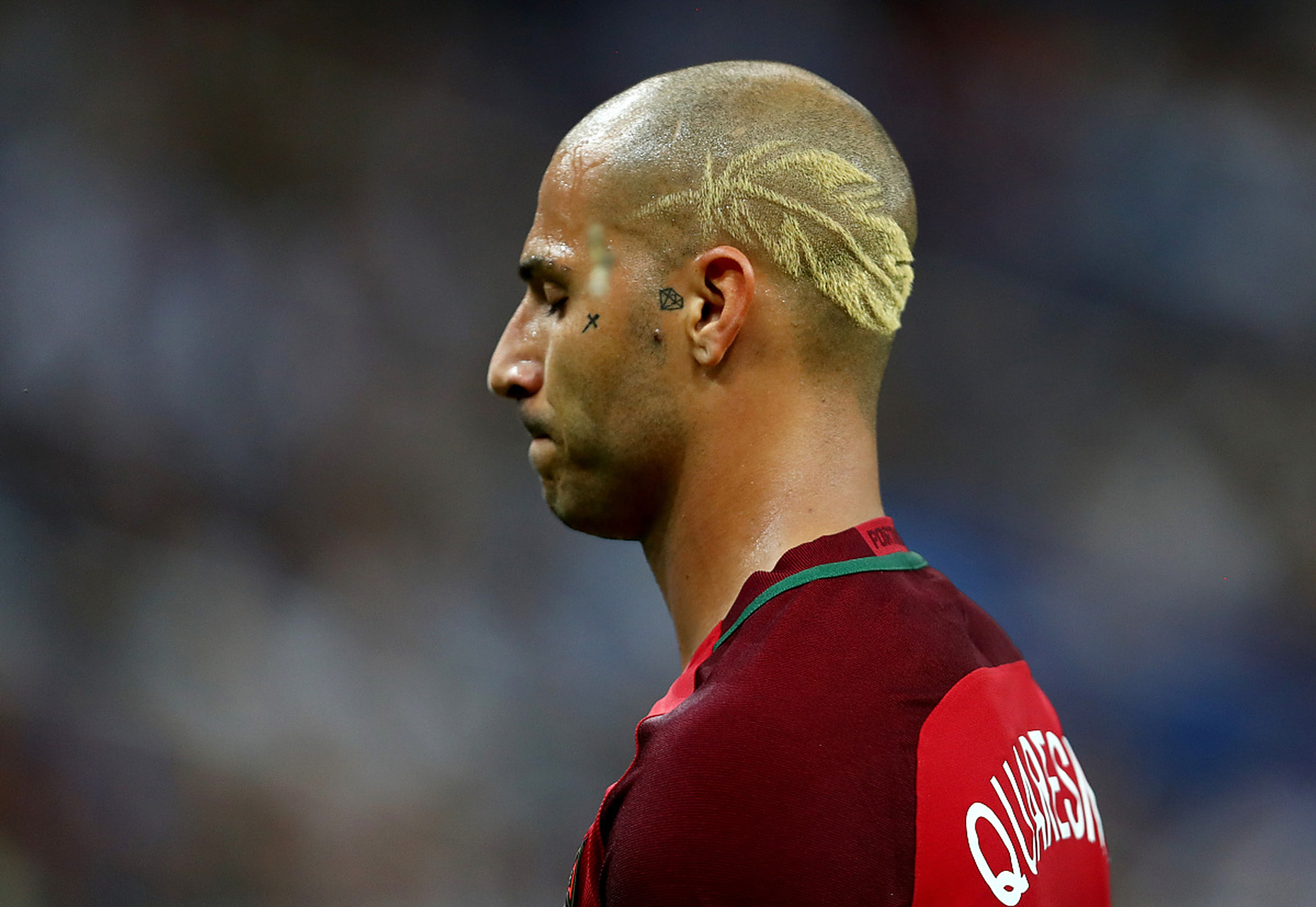 九游会官方娱乐 -欧洲杯赛后走向成谜；桑托斯再遭质疑；底气十足；细节决定成败的简单介绍