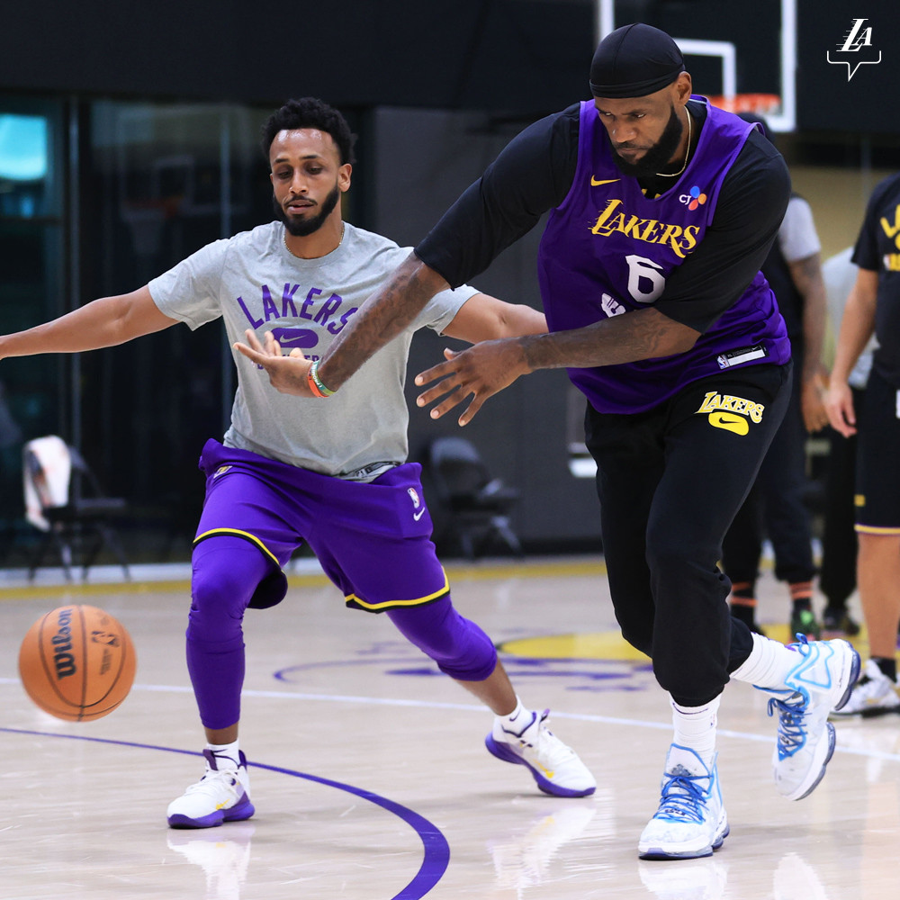 九游会棋牌 - 马布里玩陈露的照片高清 