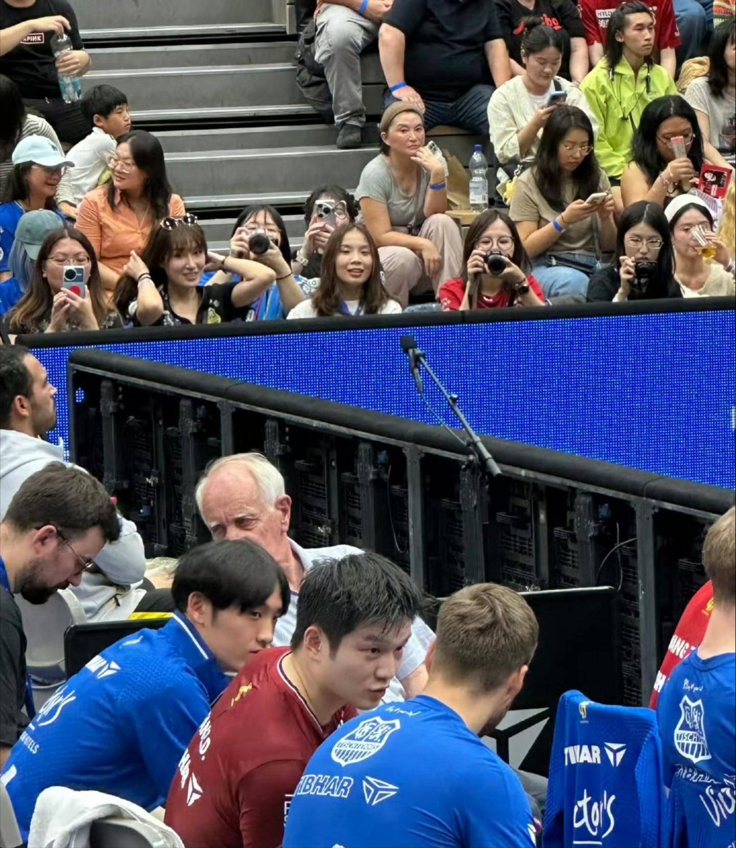 九游会棋牌 -清晨德国杯焦点战，浙江稠州状态回暖，赛场秩序良好，更衣室氛围转暖(雪克壶为什么不能洗)