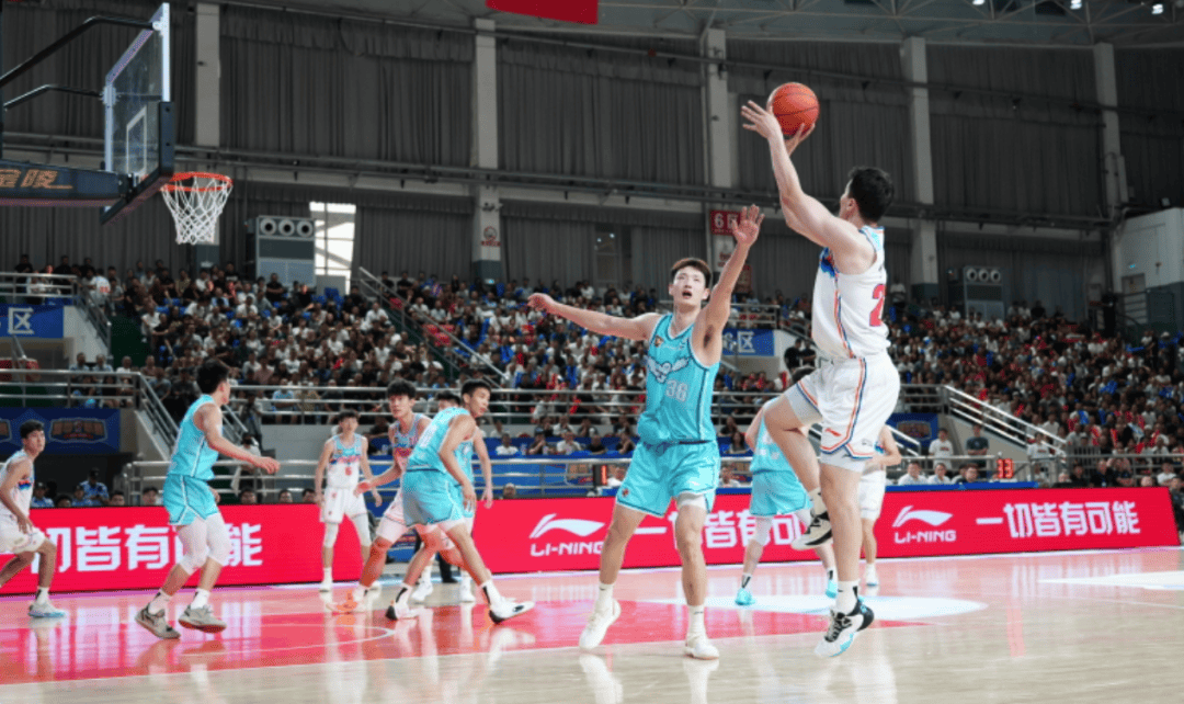 国际比赛日莱比锡豪取连胜:CBA常规赛节点到来,气氛紧张,年轻球员得到机会的简单介绍 国际比赛日莱比锡豪取连胜:CBA常规赛节点到来,气氛紧张,年轻球员得到机会的简单介绍